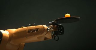 KUKA ռոբոտը պինգ-պոնգ է խաղում