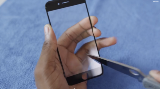 Անգամ դանակը չի կարող քերծվածք հասցնել iPhone 6-ի սապֆիրե ապակուն