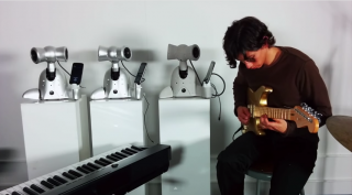 Երաժշտական իմպրովիզացիա` Մեյսոն Բրետանի և ռոբոտների կատարմամբ