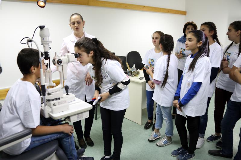 Սպիտակի և Իջևանի մի քանի դպրոցների աշակերտներ այցելել են Հայկական ակնաբուժության նախագծի հիմնած մարզային ակնաբուժական կենտրոններ