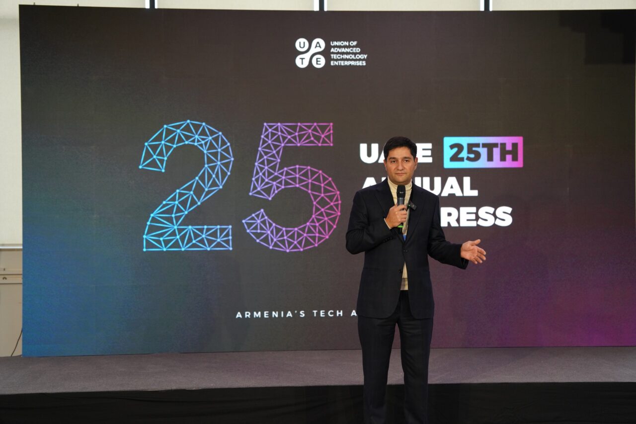 11 տարի անընդմեջ ԱՏՁՄ-ն նախագահած Ալեքսանդր Եսայանն ամփոփել է գործունեությունը. ԱՏՁՄ նախագահությունը ստանձնել է Արմեն Քոչարյանը